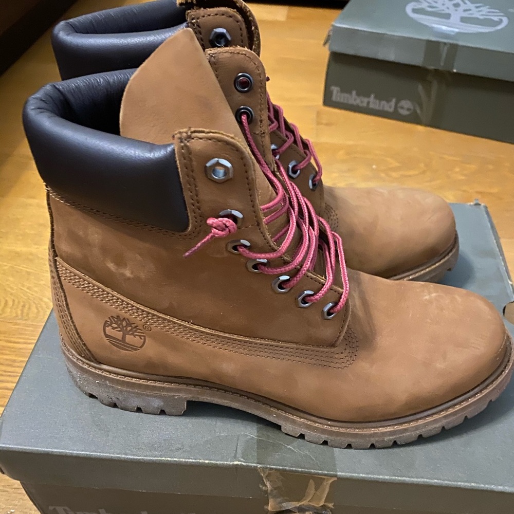 100% Authentic Timberland Mens Boots size 8.5